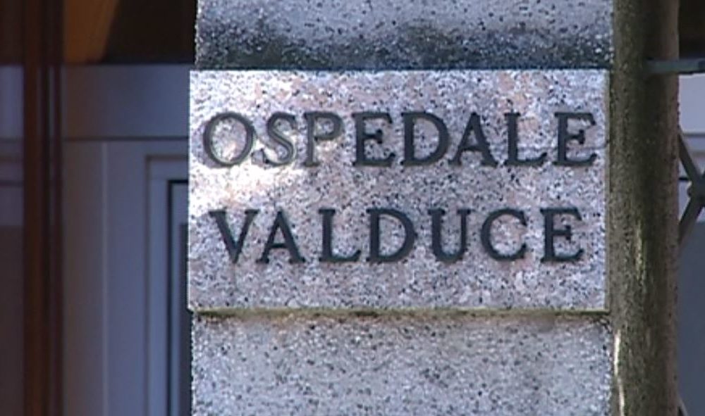 Lite tra famiglie dopo la nascita del piccolo, al Valduce arriva la polizia