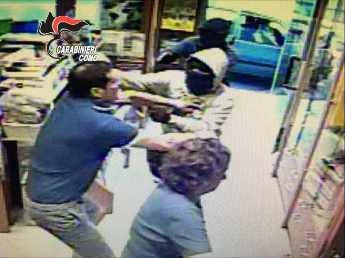 VIDEOCRONACA Violenti e senza scrupoli: rapinatori seriali fermati dai Carabinieri di Cantù