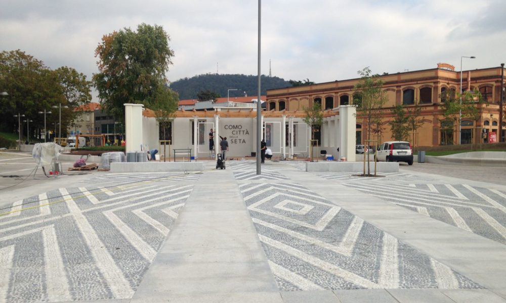 Camerlata, minaccia di gettarsi nel vuoto. Salvata dai poliziotti