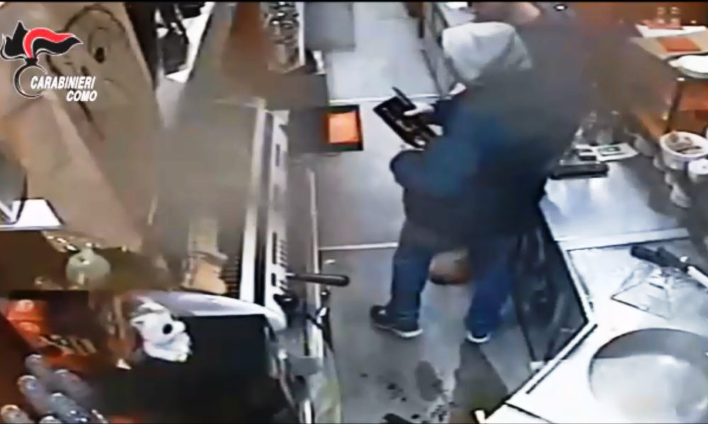 VIDEO Violenta rapina a mano armata in un bar di Lurate Caccivio, due arresti