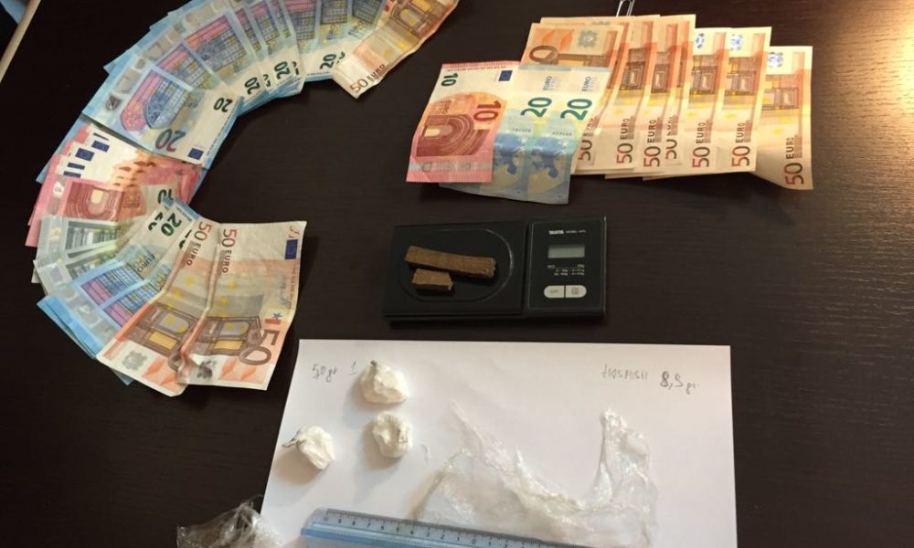 Spaccio di droga nei boschi, arrestati tre tunisini a Rovello Porro