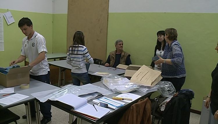 Elezioni comunali, affluenza in calo. Tre paesi restano senza sindaco