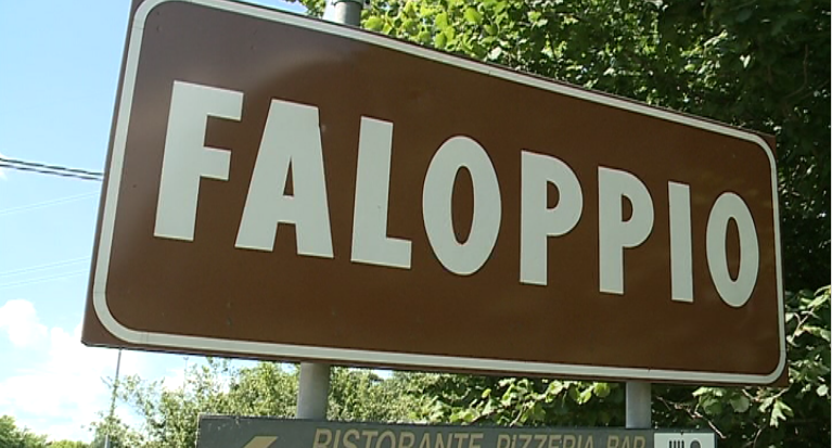 Faloppio, incidente a scuola: chiodo in un occhio. A processo ex sindaco e preside