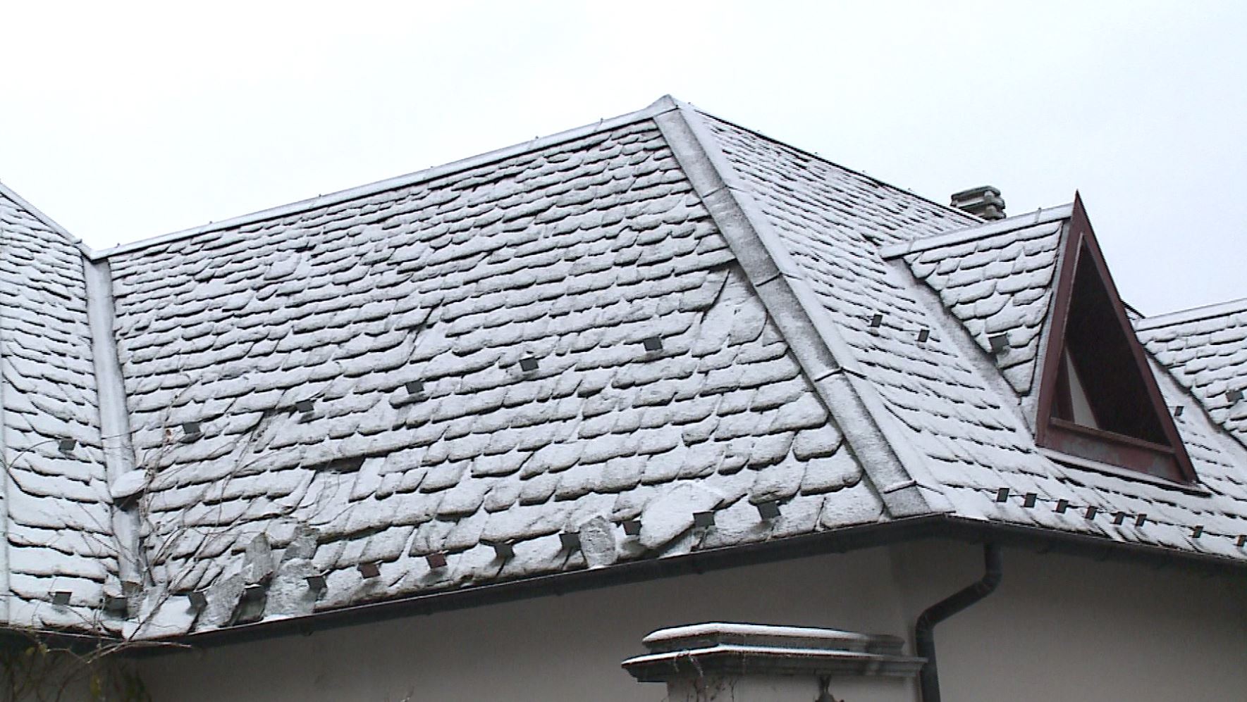 Prima neve, a Brunate panorama imbiancato ma nessun disagio per la viabilità
