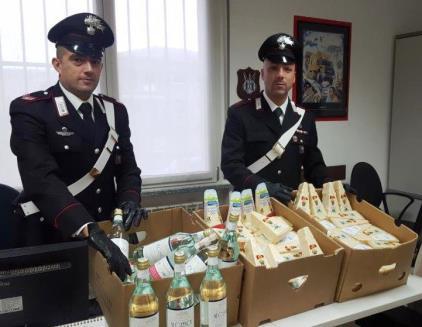 Rubano cento confezioni di parmigiano, denunciati tre ladri a Villa Guardia