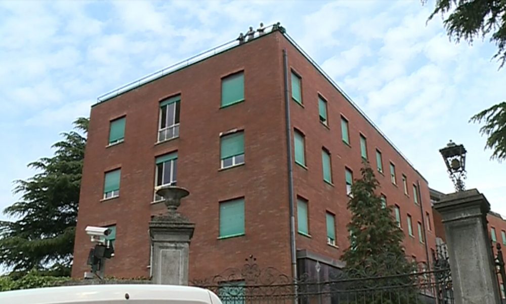 Tavernola, protesta dei migranti per il cibo. Interviene la polizia