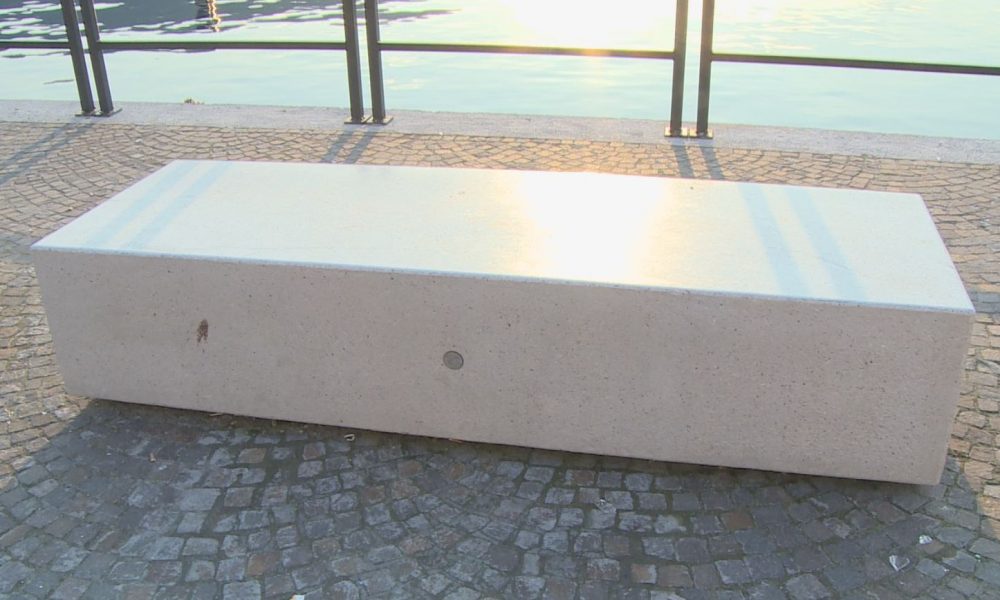 Como, piazza Cavour blindata. In arrivo dissuasori da mezza tonnellata