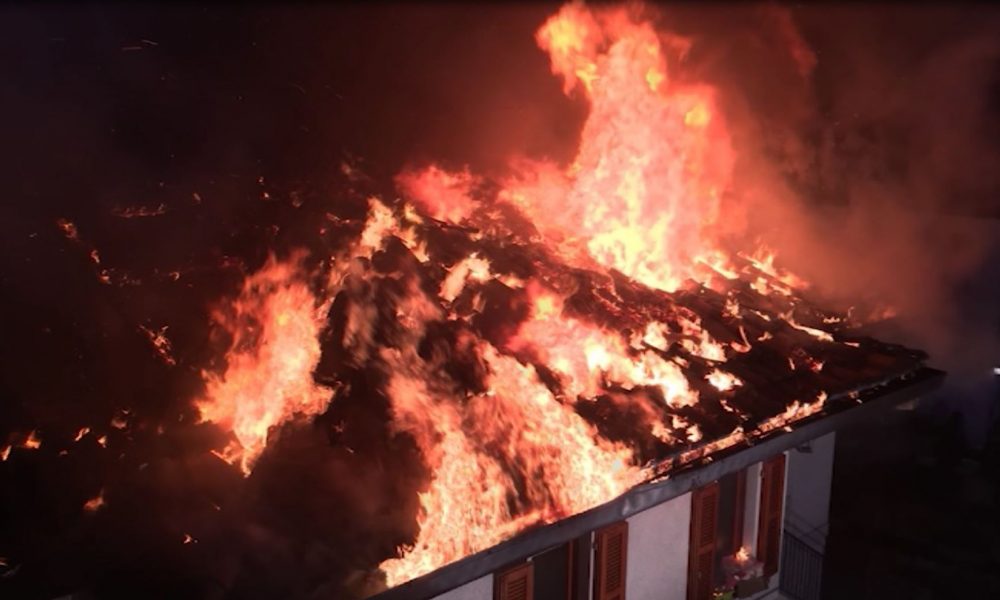 Carlazzo, solidarietà del paese dopo l’incendio di ieri sera