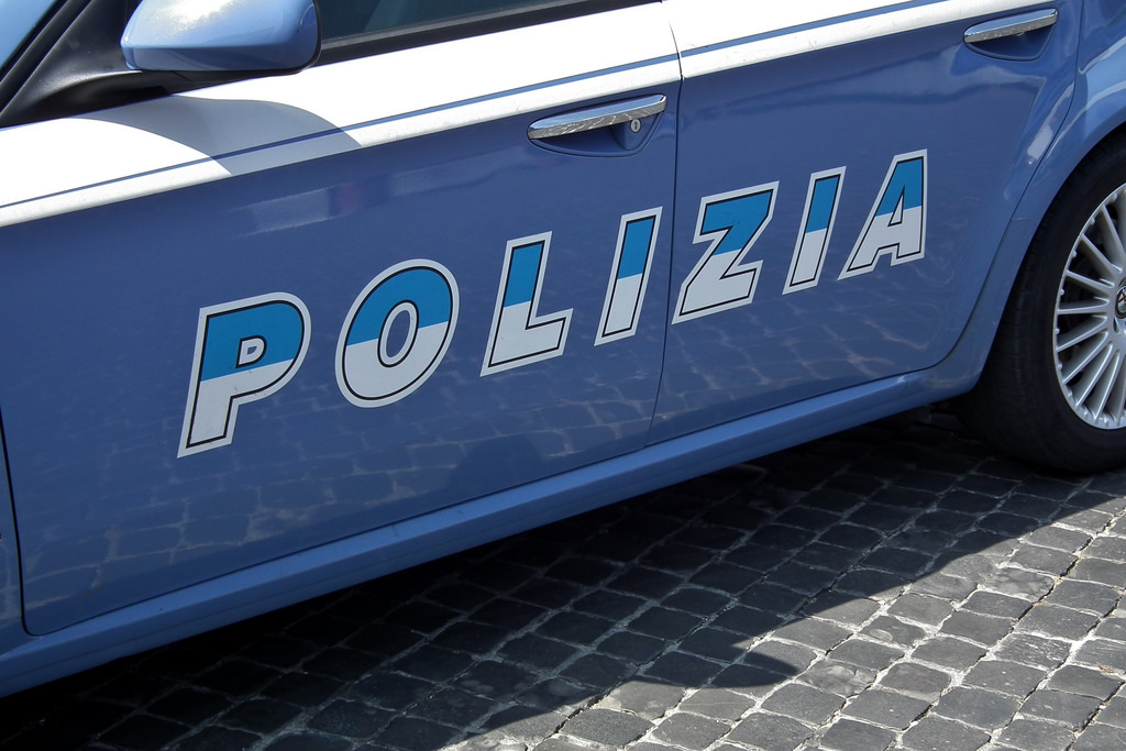 Pattuglia della Polizia di Stato - Non sopporta più la suocera e chiama gli agenti
