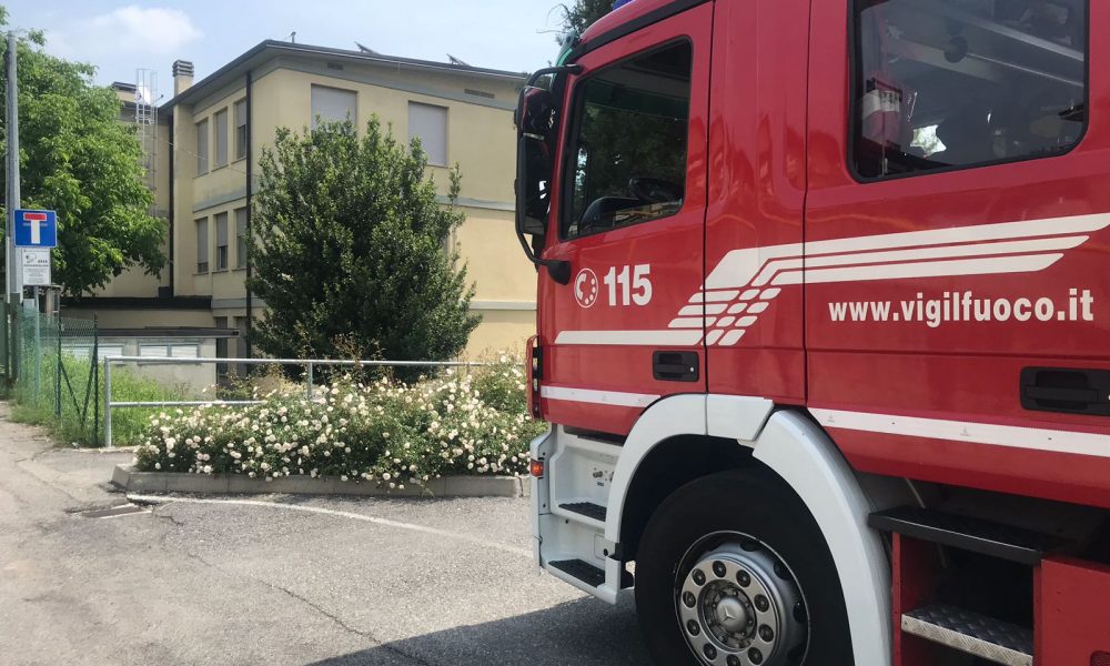 Principio d’incendio, evacuate le scuole di Villa Guardia. Allarme rientrato