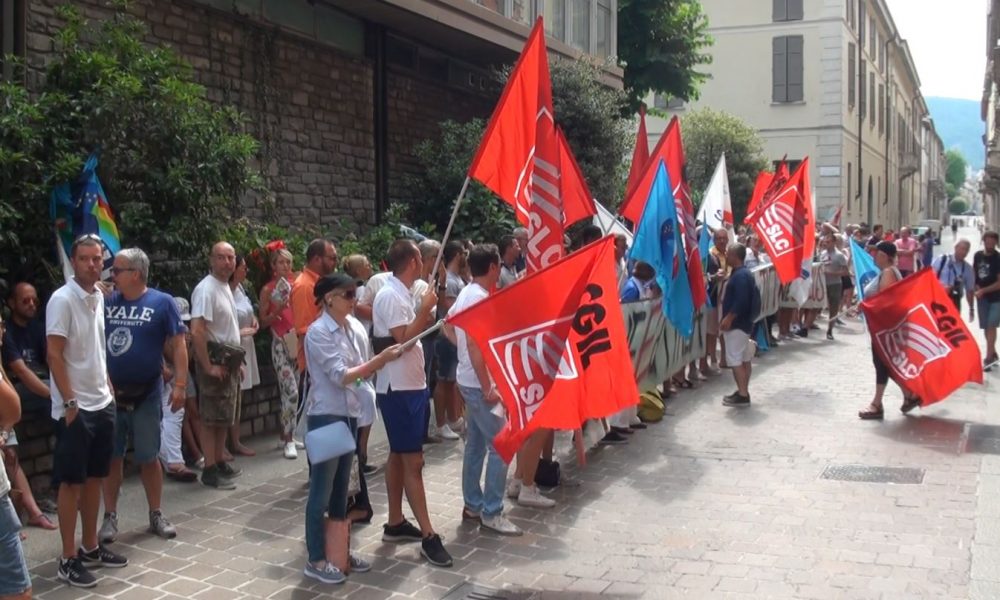 Campione d’Italia, ricorso al Tar dei dipendenti del Comune contro gli esuberi