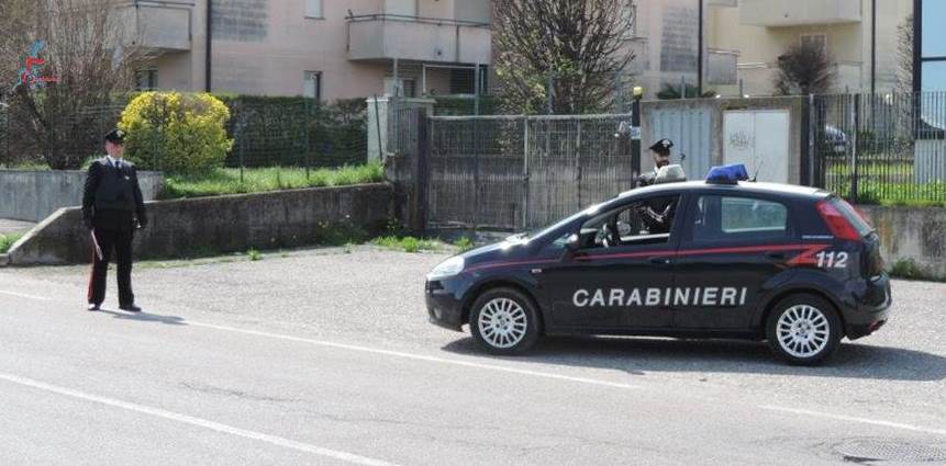Ha tentato di rapinare un 15enne a una festa, arrestato dai carabinieri un 22enne marocchino