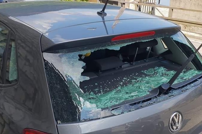 Vandali per noia, sessanta macchine danneggiate in Valle Intelvi. Denunciati cinque ragazzi