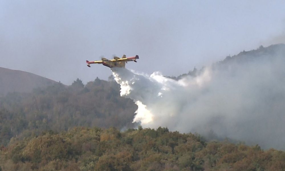 L’incendio in Altolago partito da un barbecue, denunciati due giovani