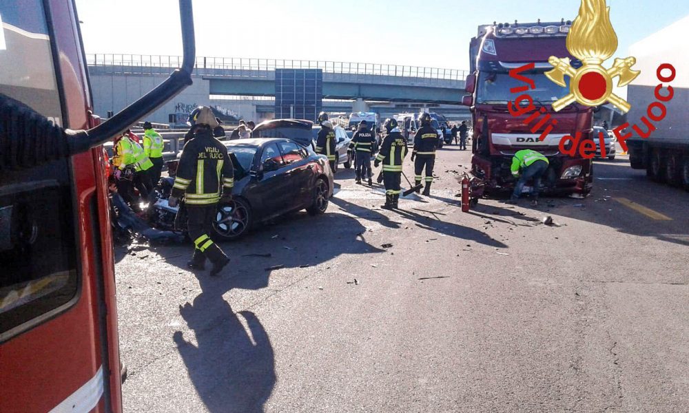 Incidente sull’Autostrada dei Laghi. Coinvolte sei persone, grave una 12enne