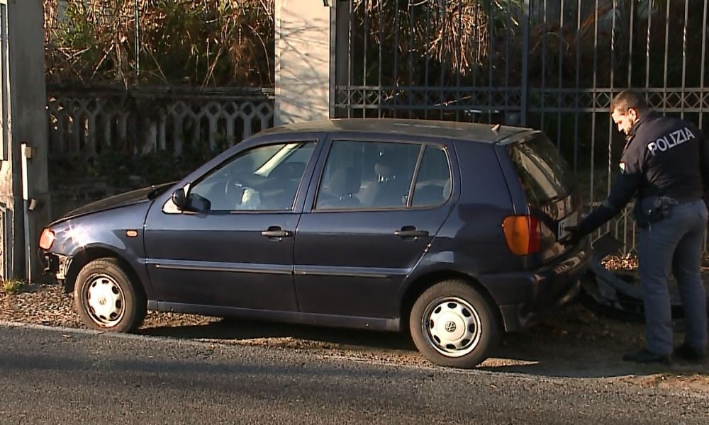 Guida senza patente e finisce fuori strada a San Fermo. Era stato arrestato poche ore prima per furto