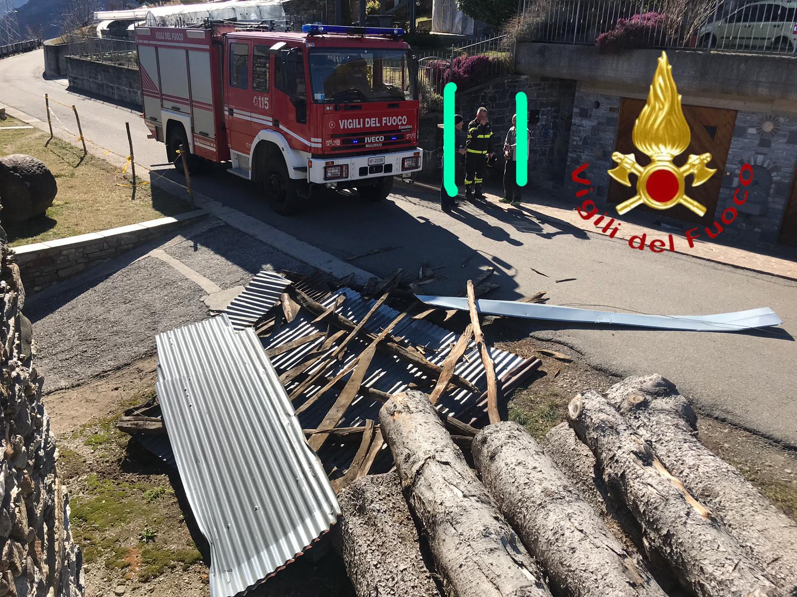 Stazzona, intervento dei pompieri per un tetto scoperchiato