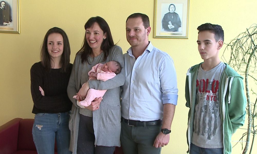 Undici figli, la storia della mamma record raccontata da Etv fa il giro d’Italia