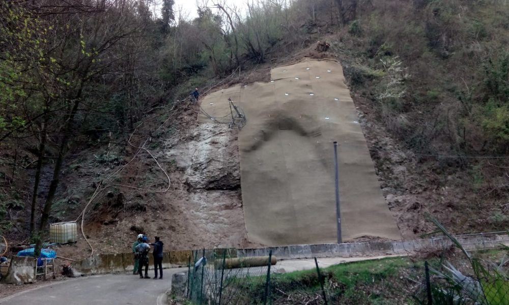 Valfresca, proseguono i lavori, il Comune: “Tempo permettendo riusciremo a riaprire per Pasqua”