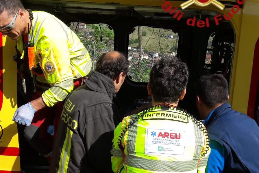 Porlezza, schiacciato da un trattore, uomo soccorso dall’elicottero