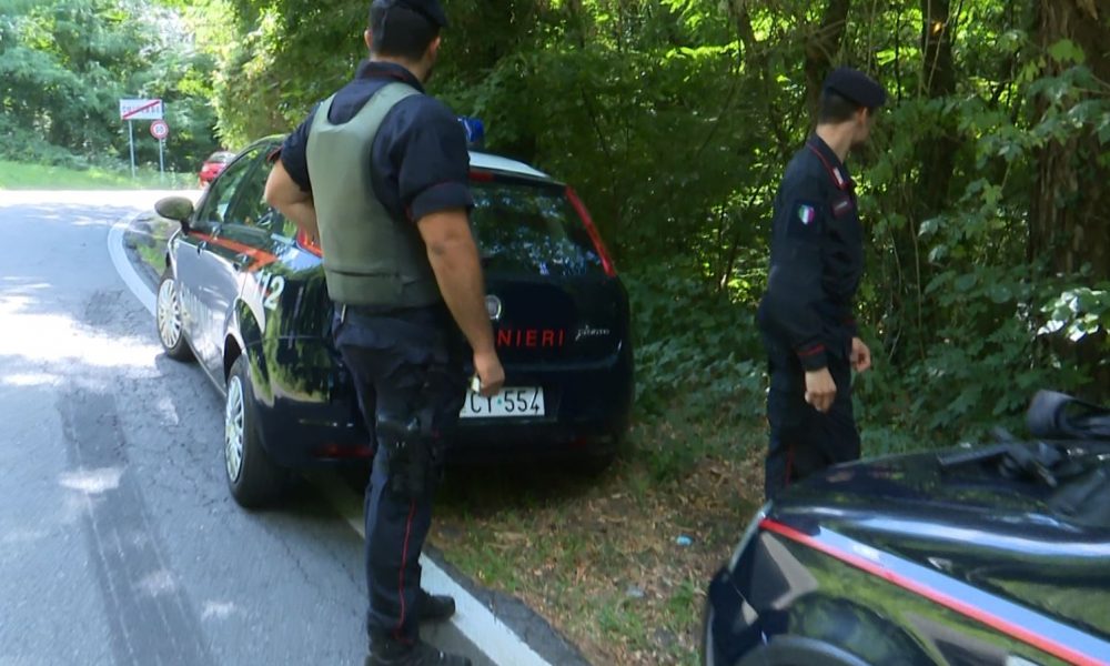 Droga nei boschi, nuovo blitz delle forze dell’ordine: agenti e militari a Villa Guardia