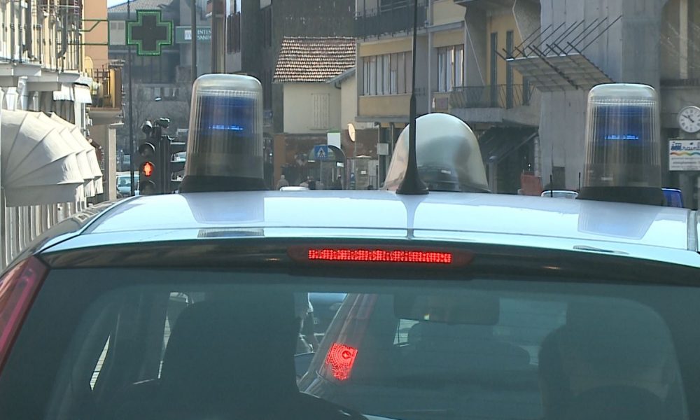 Erba, armato di coltello tenta di rapinare una macelleria, arrestato 19enne