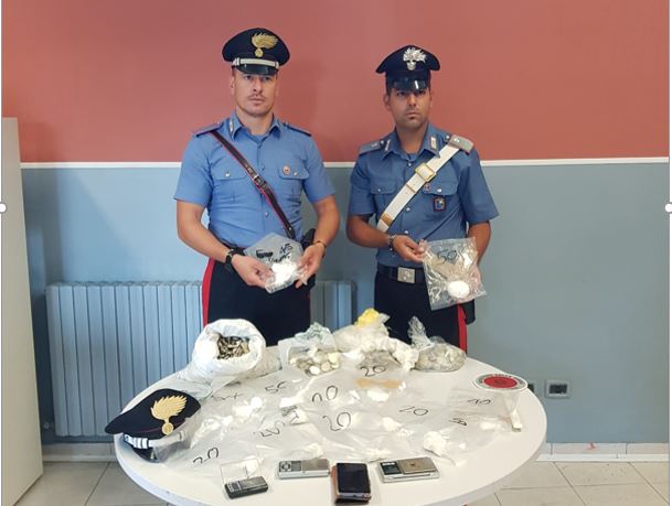 Monete false e spaccio di droga, 39enne di Cermenate arrestato dai carabinieri