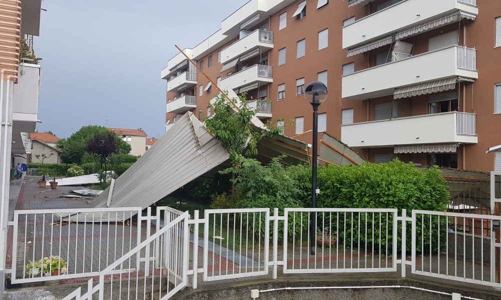 Maltempo sul Lario, strade come torrenti. A Cantù scoperchiati i tetti di due palazzine