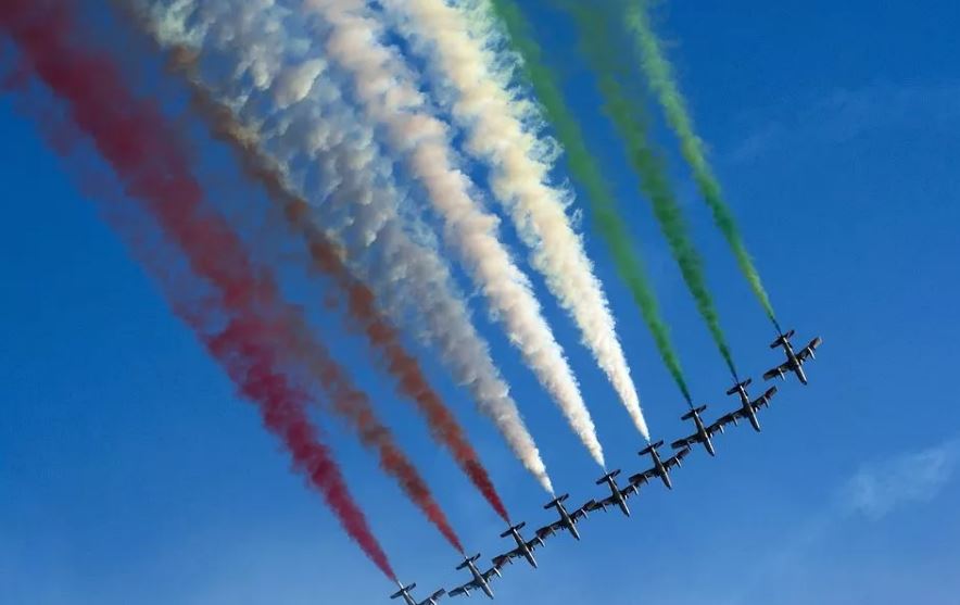 Sul Lario lo spettacolo delle Frecce Tricolori, week-end mozzafiato