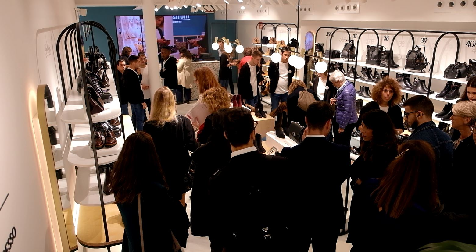 Como, in centro il negozio solidale di “Cometa”