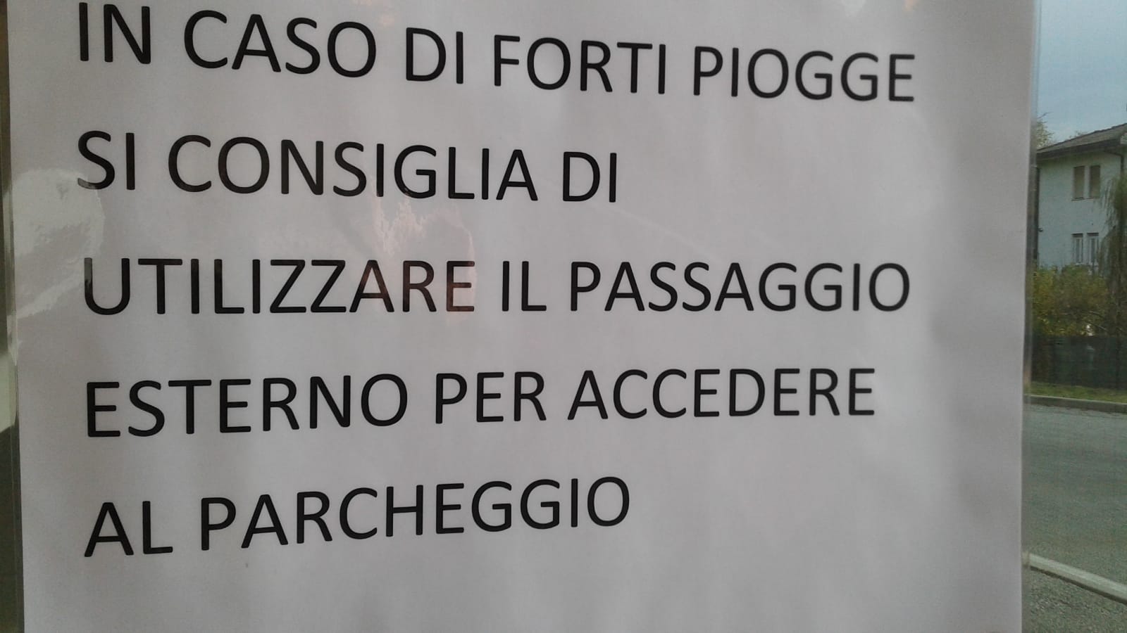 Infiltrazioni di acqua all’autosilo Sant’Anna, disagi per gli utenti. Lissi (Pd): “San Fermo si occupi della manutenzione straordinaria”
