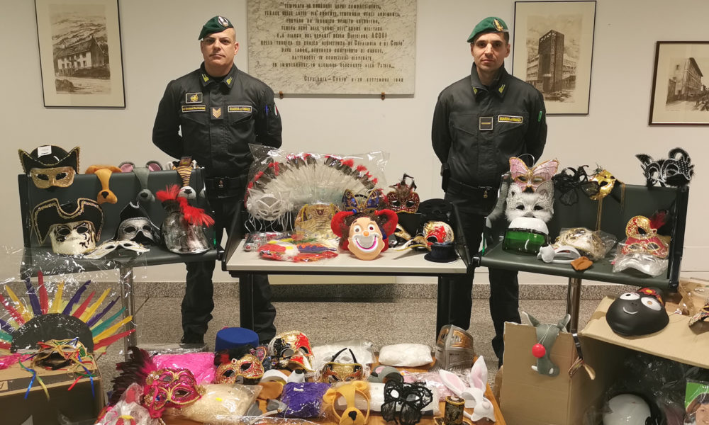 Olgiate e Vertemate, sequestrati centomila articoli di Carnevale non a norma
