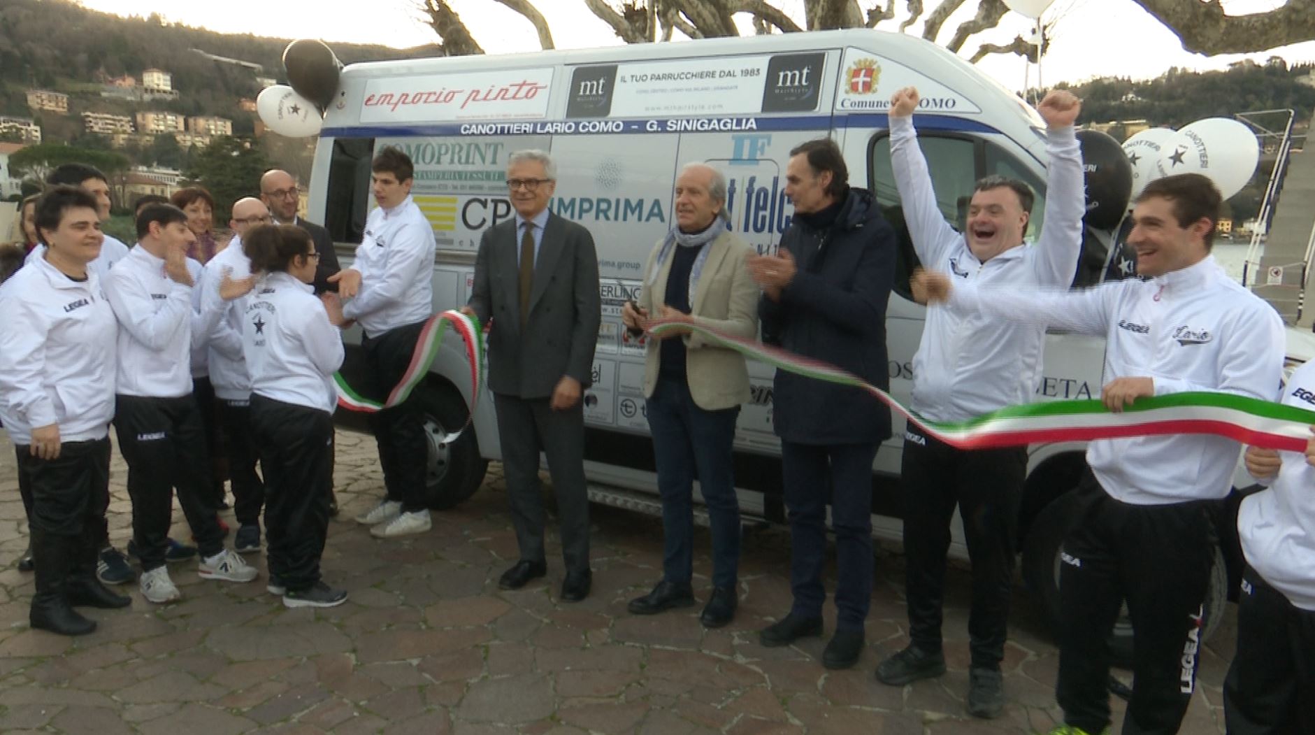 Canottieri Lario, un pulmino per gli atleti disabili. Il mezzo servirà la sezione pararowing