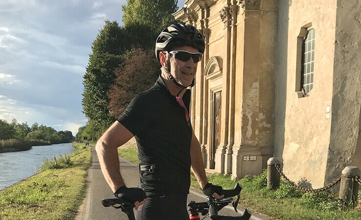 In bici con Linus sul lago di Como: l’asta di beneficenza