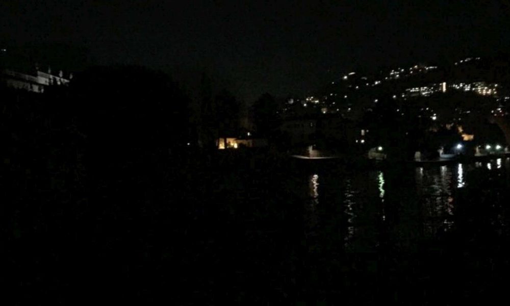 La passeggiata di Villa Olmo: problema irrisolto, si cammina ancora al buio