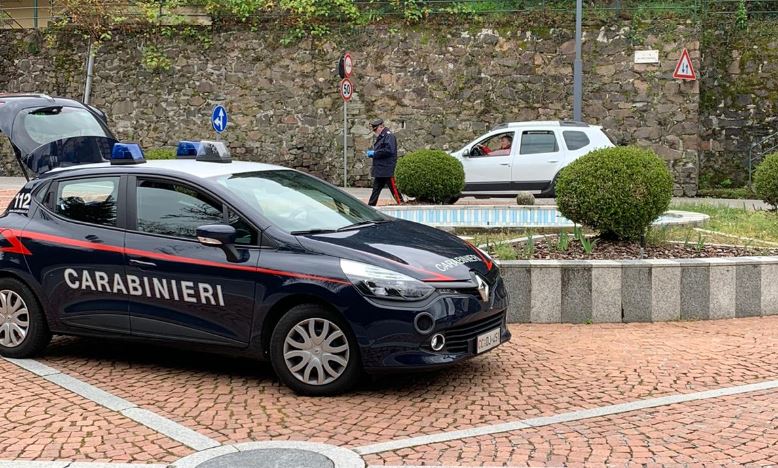 Atti persecutori nei confronti della ex e del suo nuovo compagno. Scatta il divieto di avvicinamento