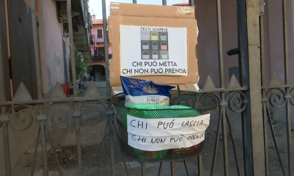 Dalla spesa sospesa ai cestini alimentari. Emergenza economica: si moltiplicano le iniziative di solidarietà