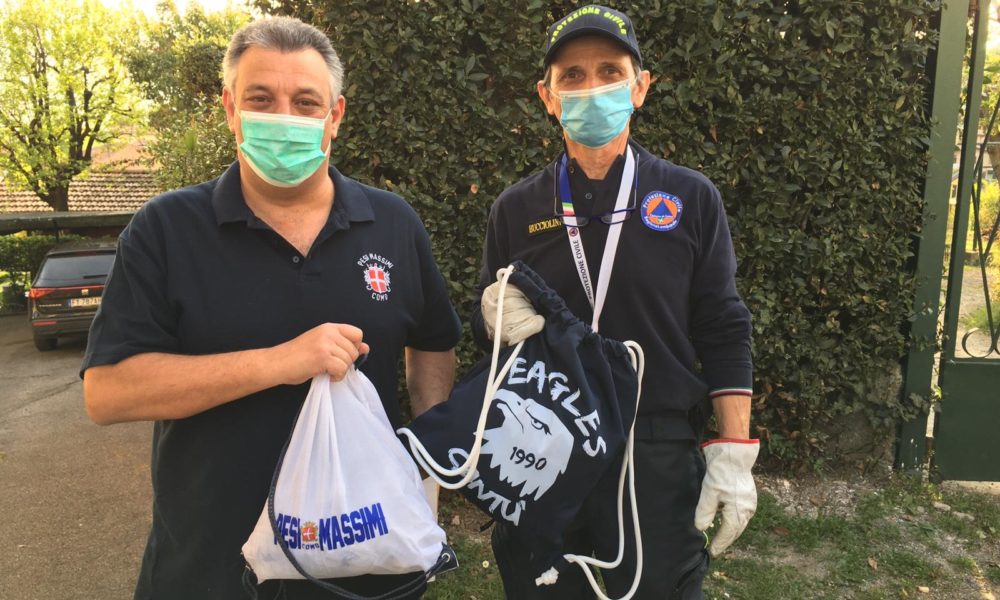 Solidarietà, kit per l’igiene personale per i senzatetto dai tifosi di basket e calcio