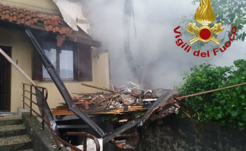 Esplosione a Fino Mornasco, il sindaco subito in via Liguria: “Uno scenario apocalittico”