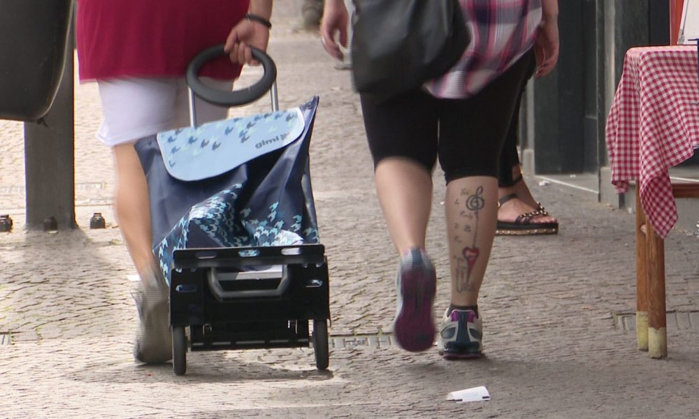 Inflazione e rincari su spesa e bollette: sulle famiglie una stangata di 2.354 euro all’anno