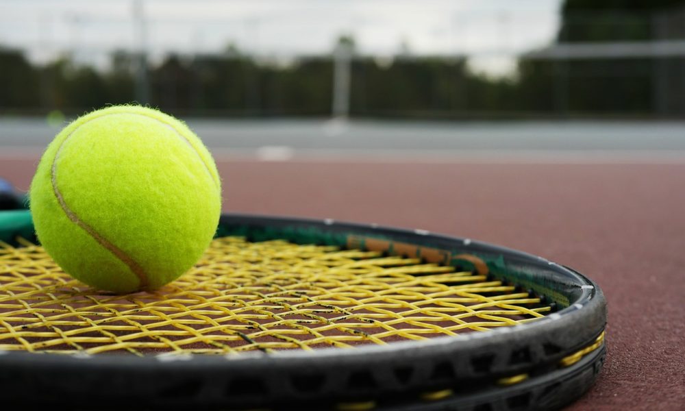 Mascherine per beneficenza, sabato e domenica l’iniziativa del Tennis Como