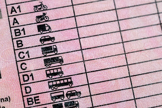 Ennesimo tentativo di truffa della patente, denunciato 22enne