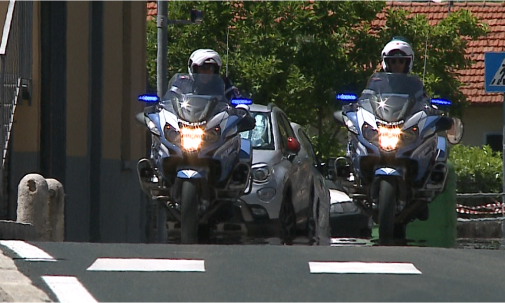 Inseguimento a Sala Comacina, fugge dalla polizia ma dimentica i documenti