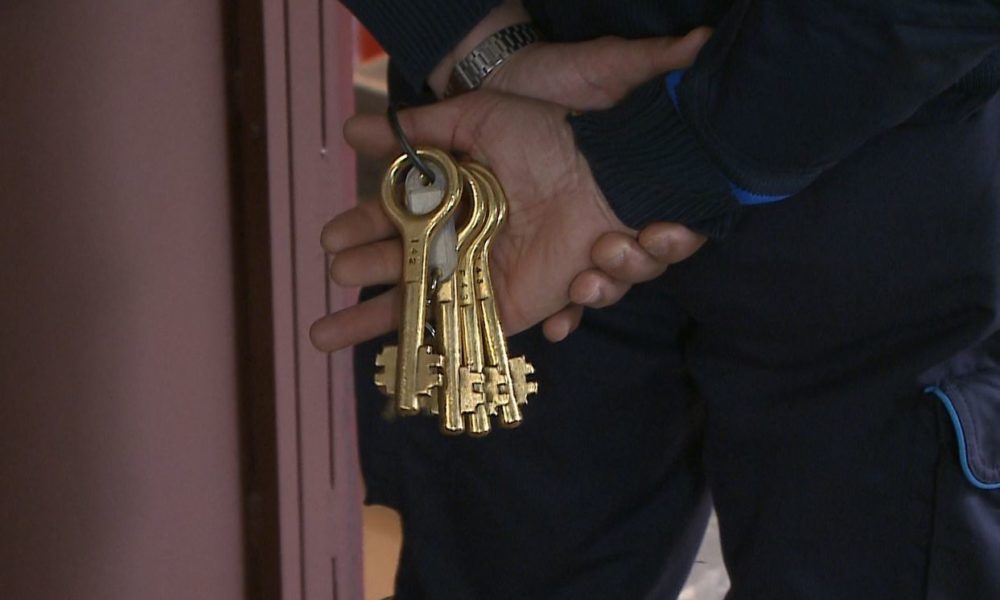 Evasione dal carcere di Como: detenuto chiede di andare al cimitero e scappa