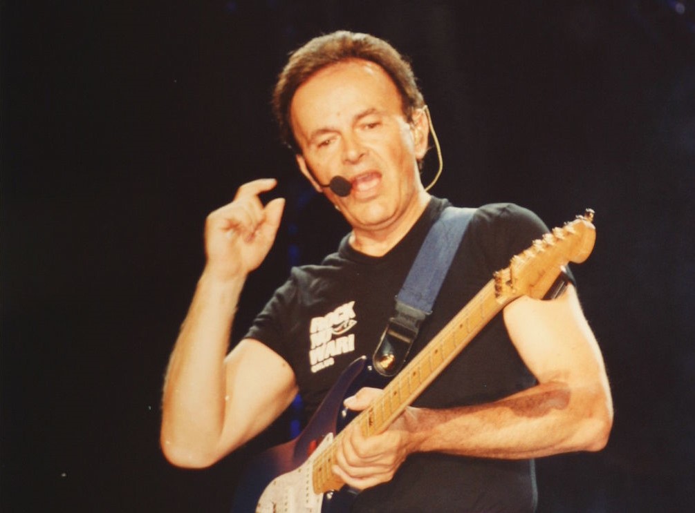 Dodi Battaglia, nuovo disco in uscita nei primi mesi del 2021. Al suo interno “One Sky”, prodotto da Filadelfo Castro