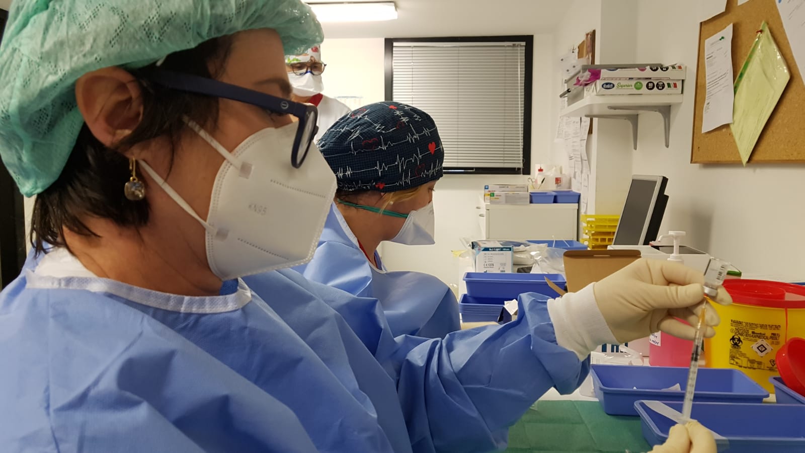 Vaccini, oggi le consegne al Sant’Anna. Ritardi e riprogrammazione, in Lombardia attese le prime dosi di Moderna