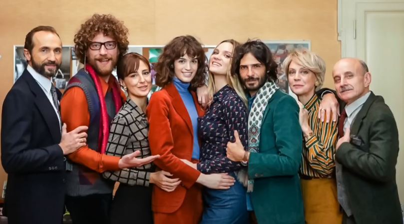 C’è anche un po’ di Lario nella serie tv “Made in Italy”. La storia della moda negli anni Settanta