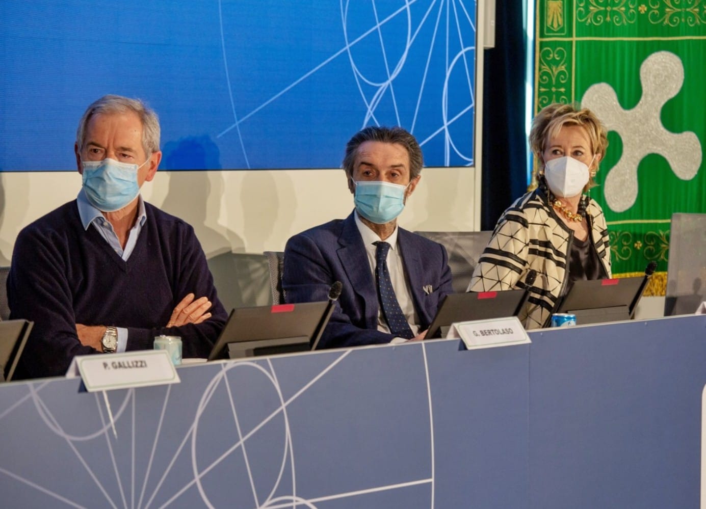 Il ministero della Salute blocca la valutazione del piano vaccinale della Lombardia, Fontana: “Incredibile”