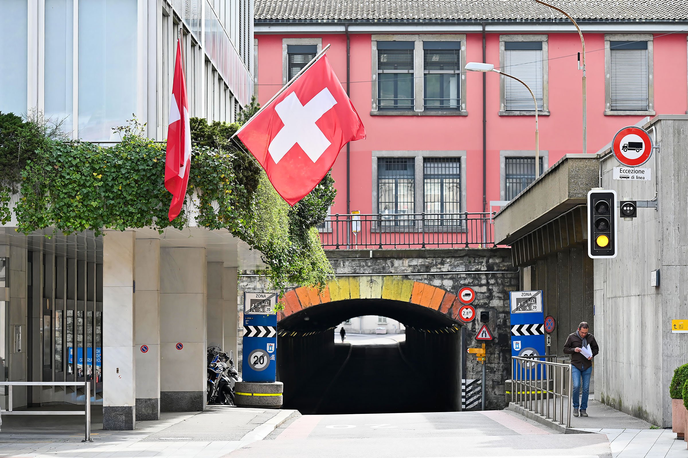 Numero record di frontalieri in Canton Ticino, “Nessuna invasione, tanti ma necessari”