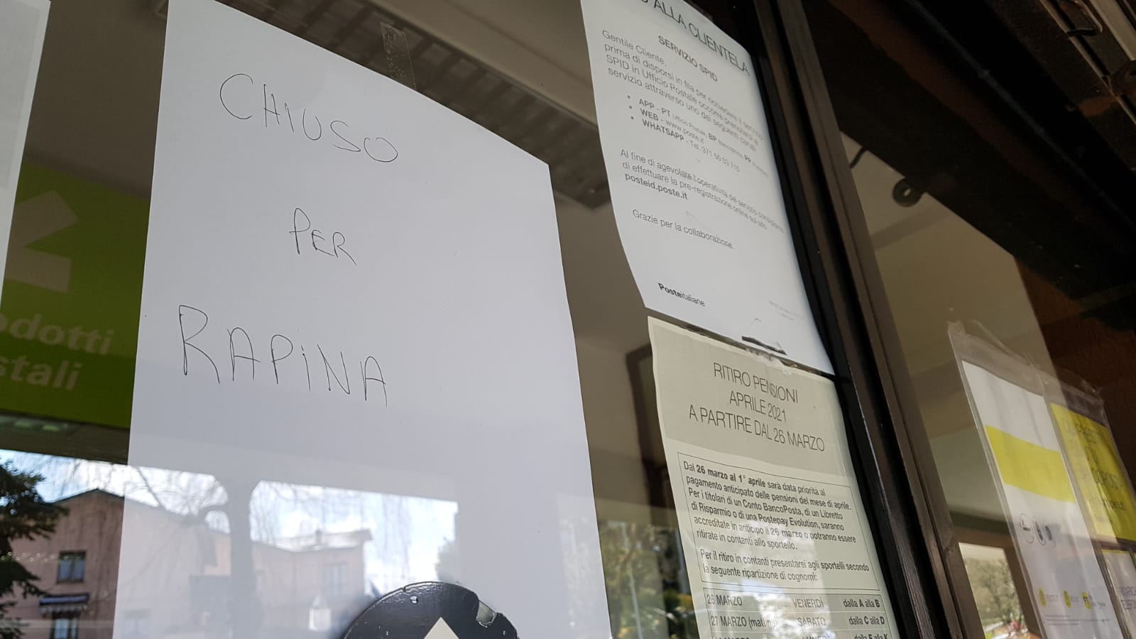 Rapina all’ufficio postale di San Fermo: tre banditi in azione